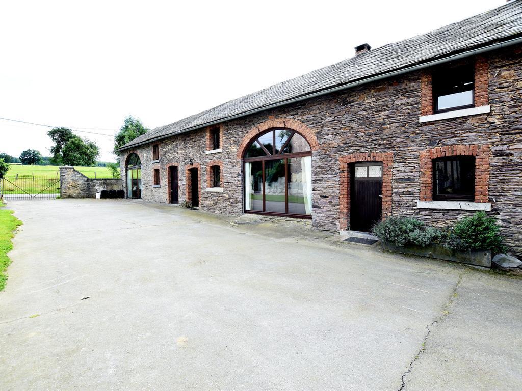 Spacious Holiday Home In Lierneux With Garden Dış mekan fotoğraf