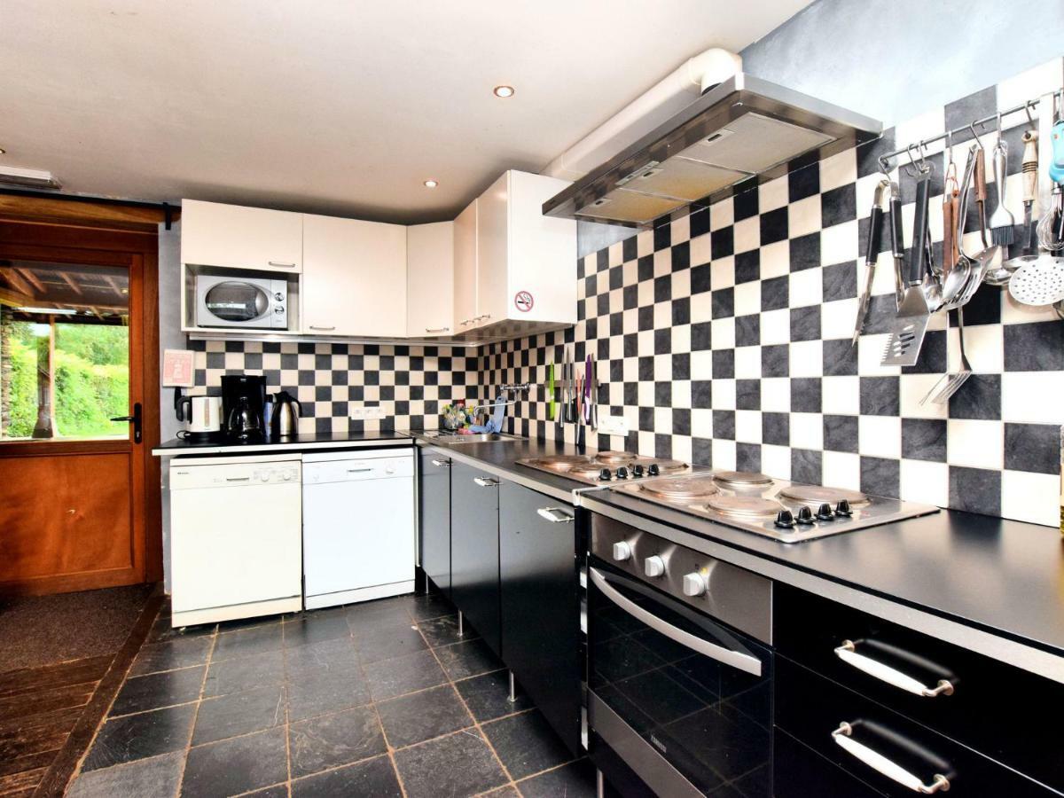 Spacious Holiday Home In Lierneux With Garden Dış mekan fotoğraf